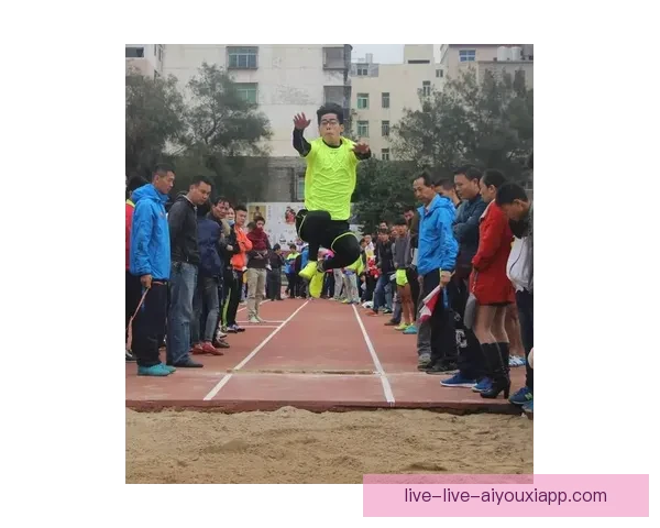 篮球直播全程无缝覆盖，直播吧为您带来最新比赛动态与精彩瞬间